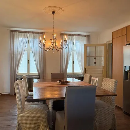 Villa Historical 5-bedroom - Disabled Access Drasenhofen