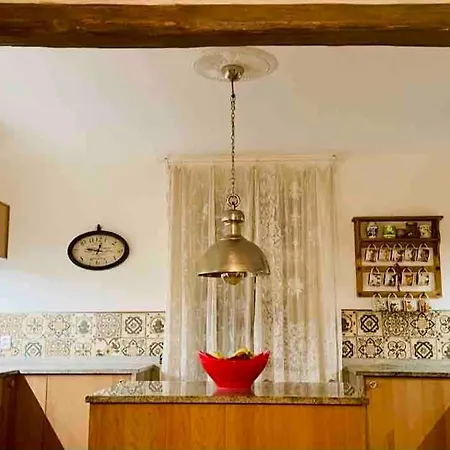 Historical 5-bedroom - Disabled Access Vila
