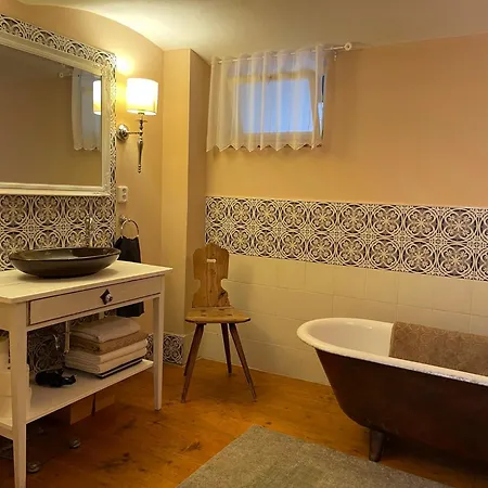 Historical 5-bedroom - Disabled Access * Drasenhofen