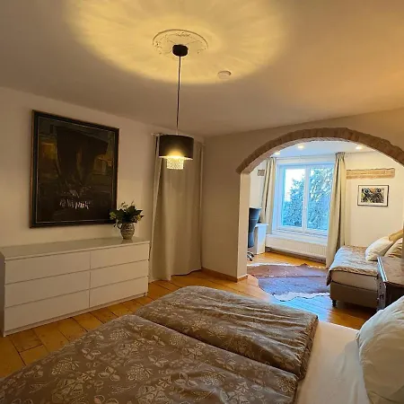 Historical 5-bedroom - Disabled Access Vila Drasenhofen