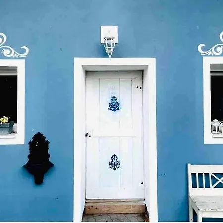 Historical 5-bedroom - Disabled Access Vila